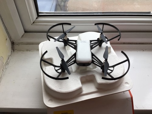 Dji ryze tello - tello, in
